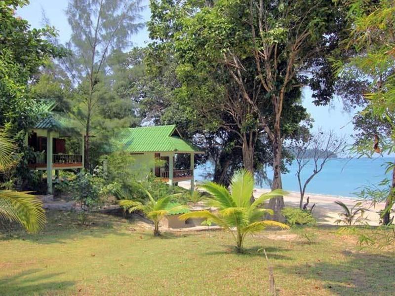 Chomjan Resort Koh Phayam Esterno foto