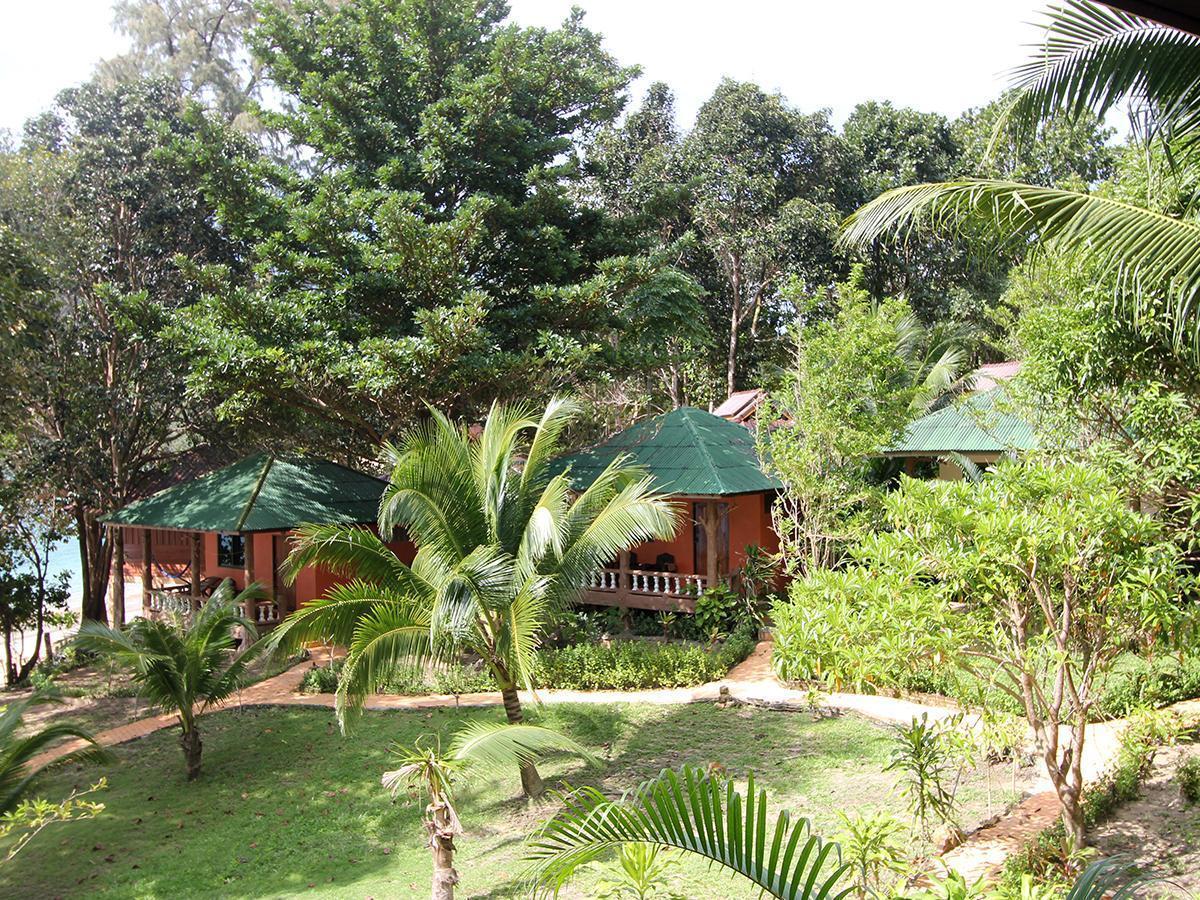 Chomjan Resort Koh Phayam Esterno foto