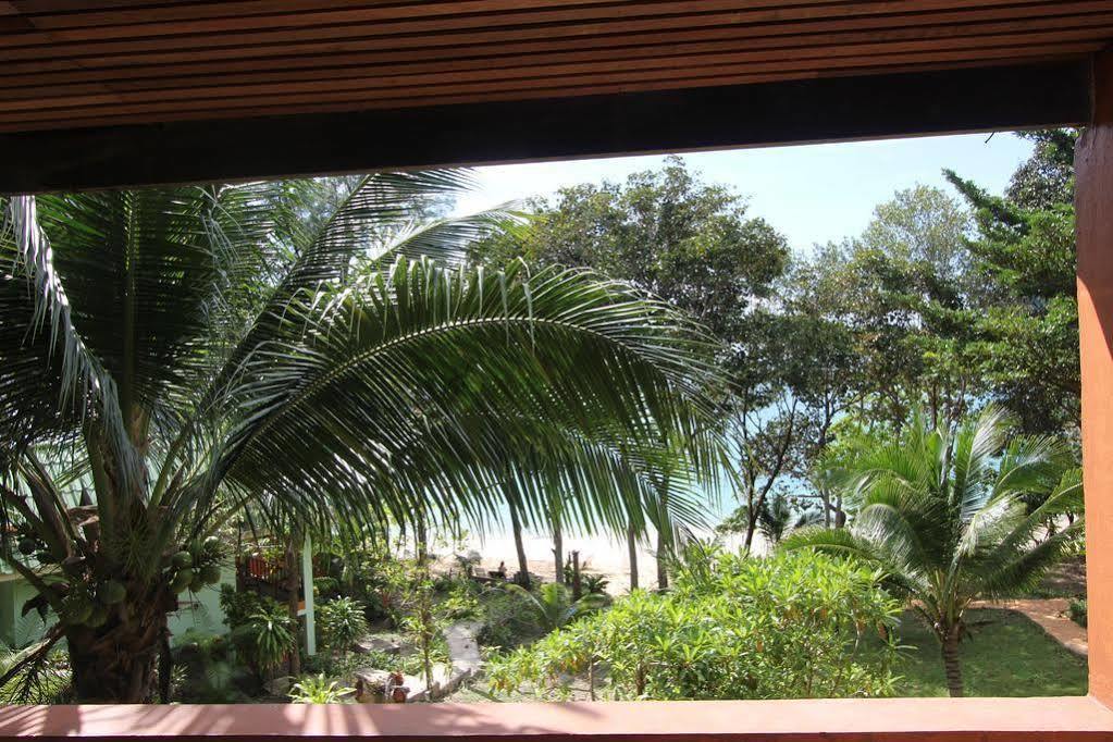 Chomjan Resort Koh Phayam Esterno foto