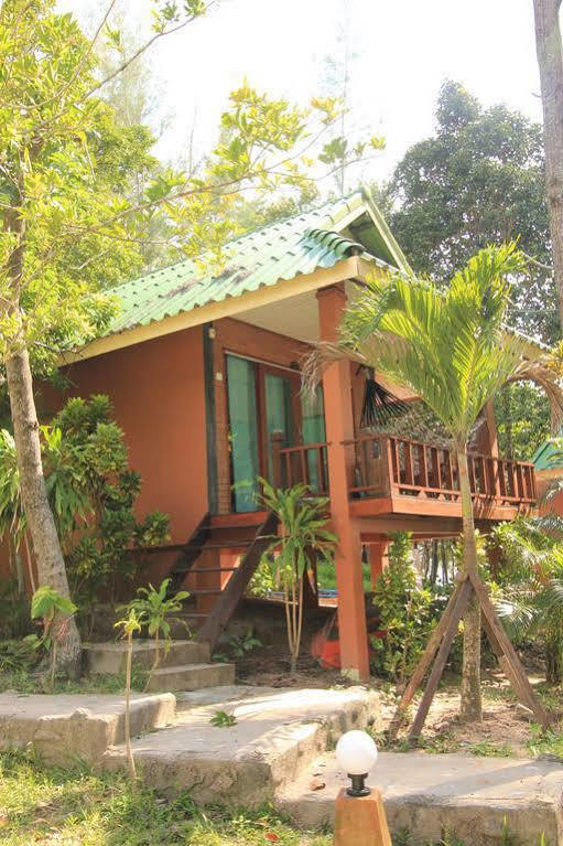 Chomjan Resort Koh Phayam Esterno foto