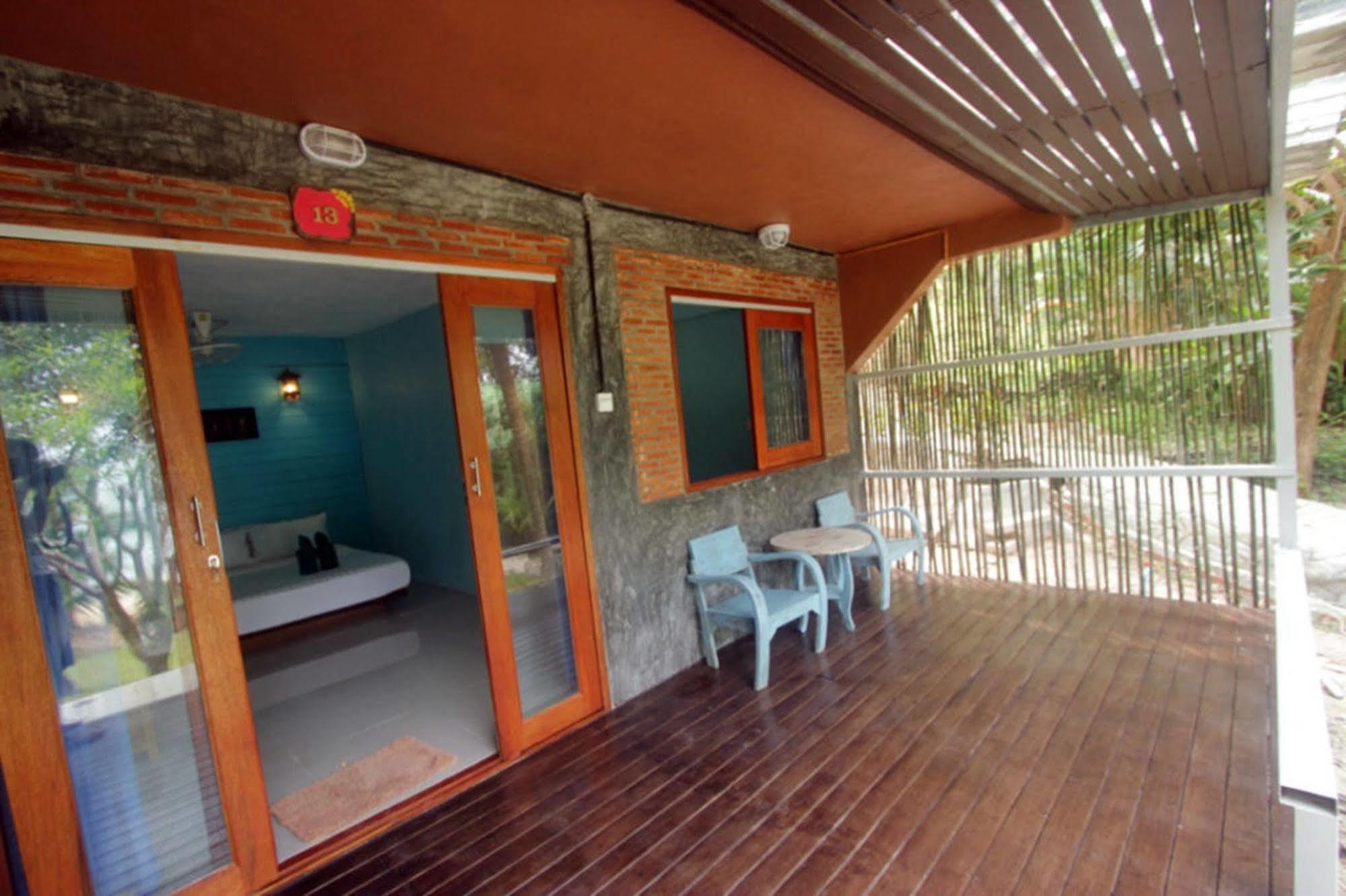 Chomjan Resort Koh Phayam Esterno foto